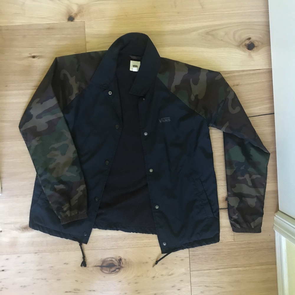 VANS camo/black collared windbreaker